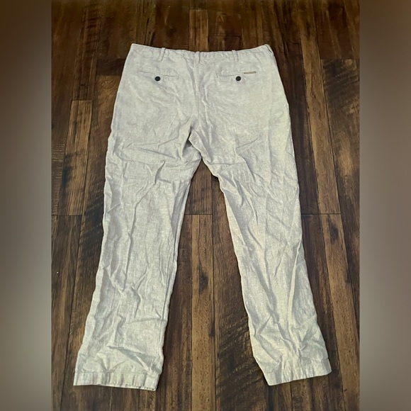 Larger:Cream but a little lighter:simple - Picture 2 of 2